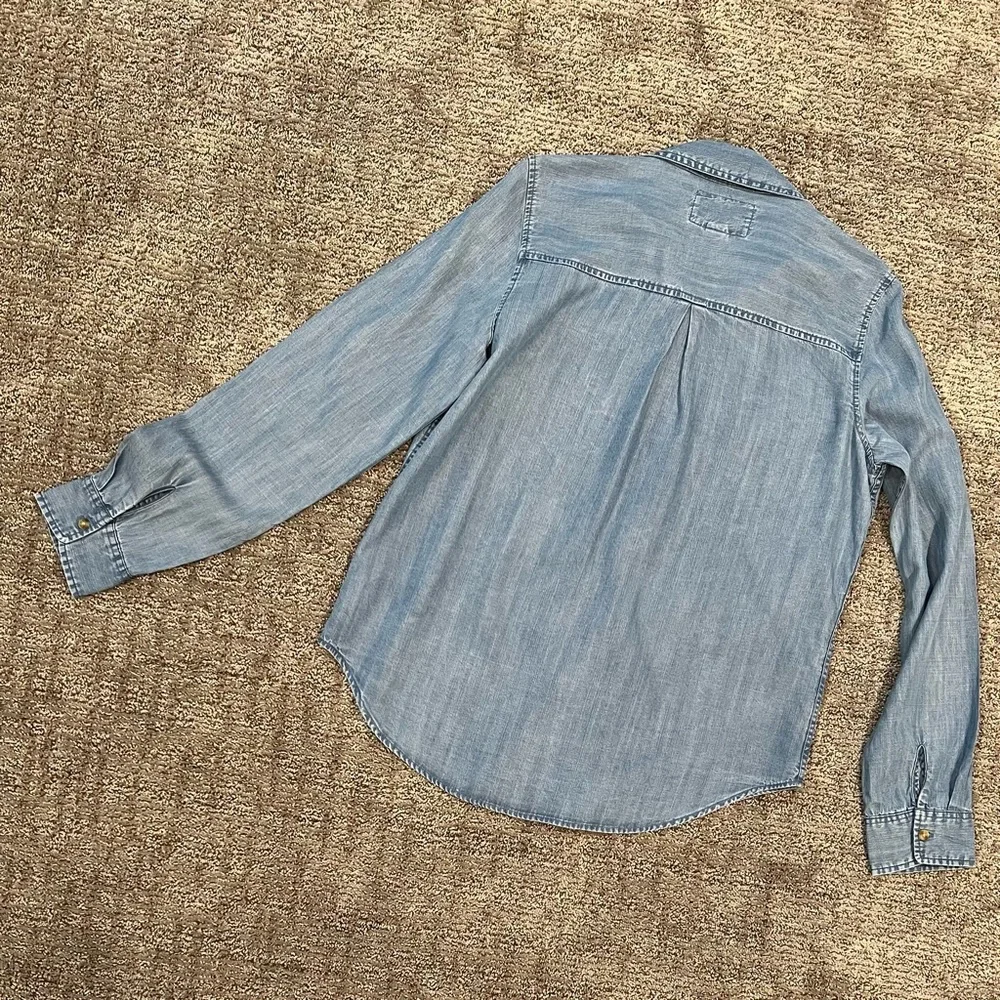 EUC - AEROPOSTALE Blue Chambray Button-down Long-sleeve Shirt in Size LARGE - Picture 7 of 9